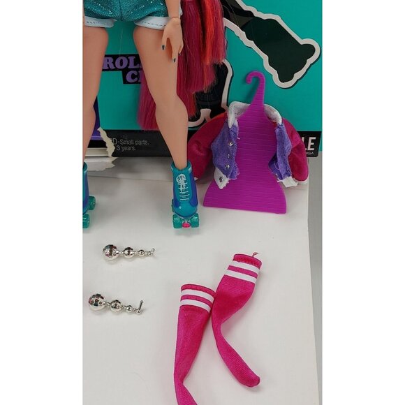 Roller Chick L.O.L. Surprise! O.M.G. Doll MGA Entertainment with accessories - Picture 10 of 10